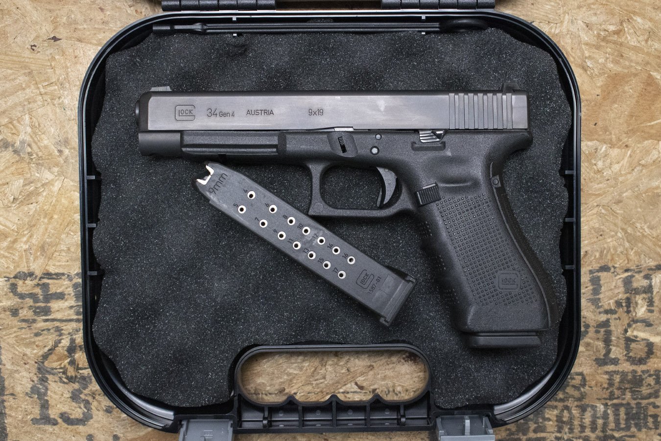GLOCK 34 Gen4 9mm Police Trade-In Pistol with Two Magazines (Good Condition)